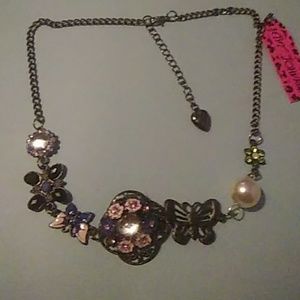 Nwt betsey johnson necklace